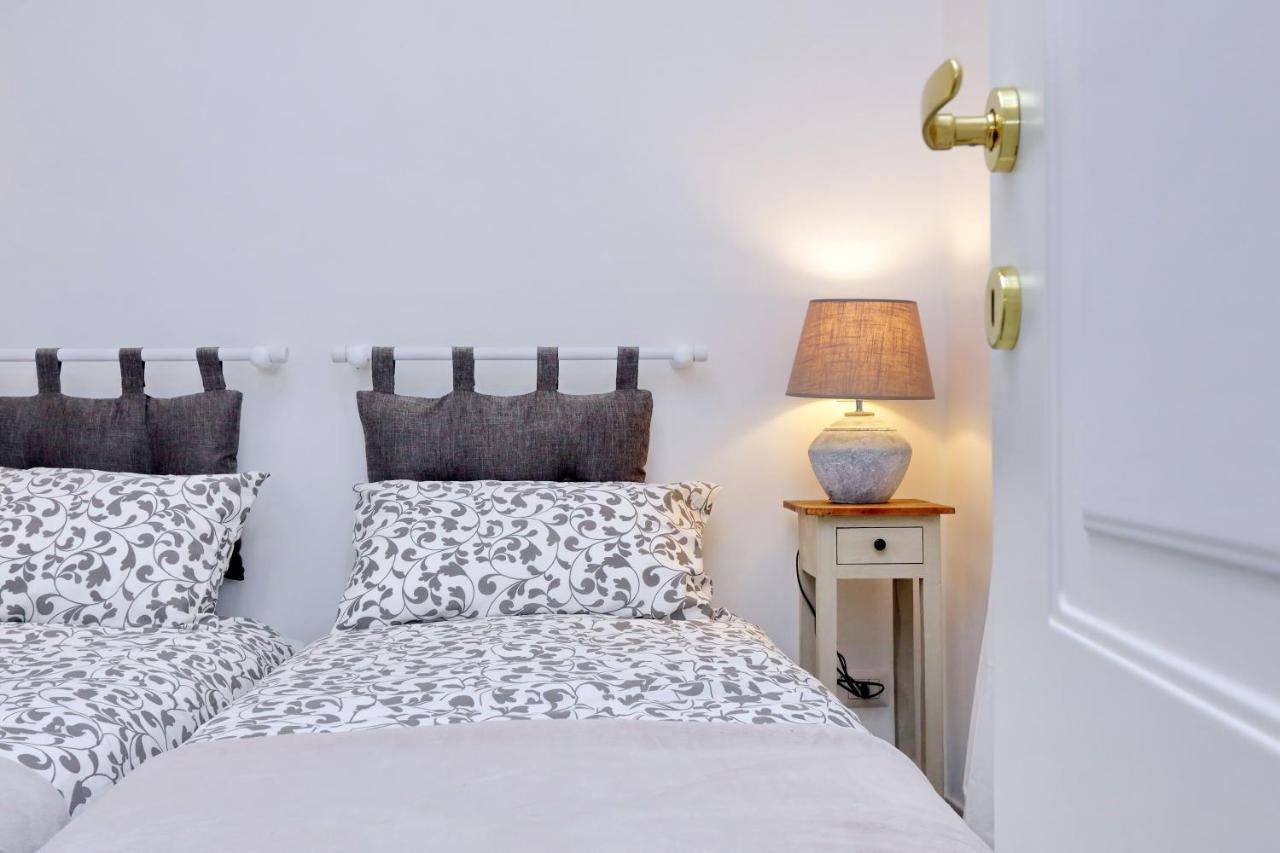 Monti Charming Apartment - Rome Short Let Service Zewnętrze zdjęcie