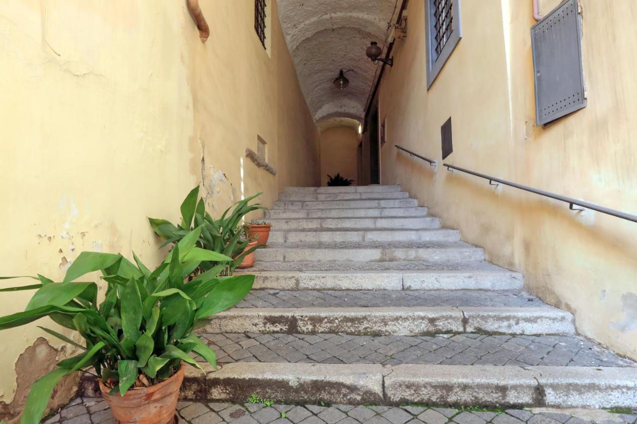 Monti Charming Apartment - Rome Short Let Service Zewnętrze zdjęcie